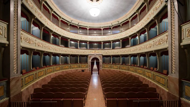 Il Teatro Sociale di Bellinzona, sede del Floating Notes Festival 2026